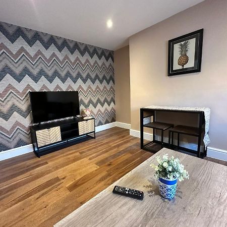 Funky 1 Bedroom Apartment Next To The Sea 브라이턴 외부 사진