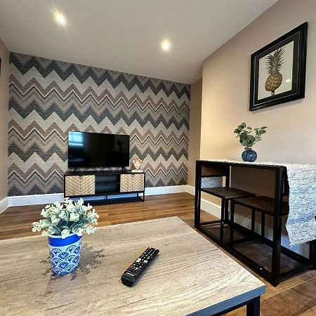 Funky 1 Bedroom Apartment Next To The Sea 브라이턴 외부 사진