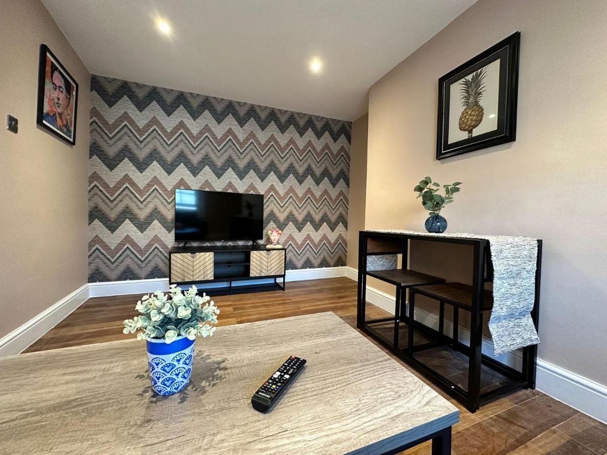 Funky 1 Bedroom Apartment Next To The Sea 브라이턴 외부 사진